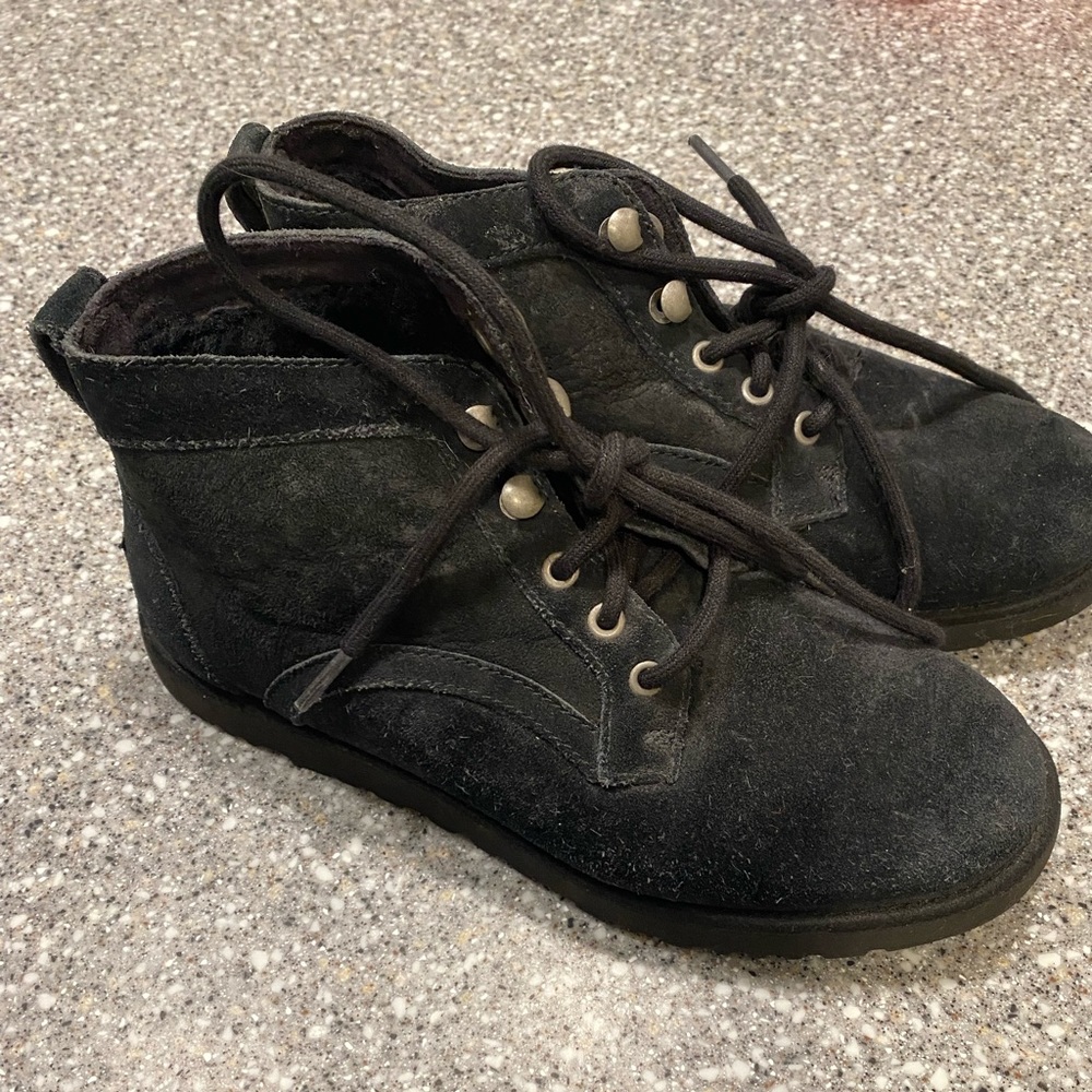 Ugg Bethany style boots